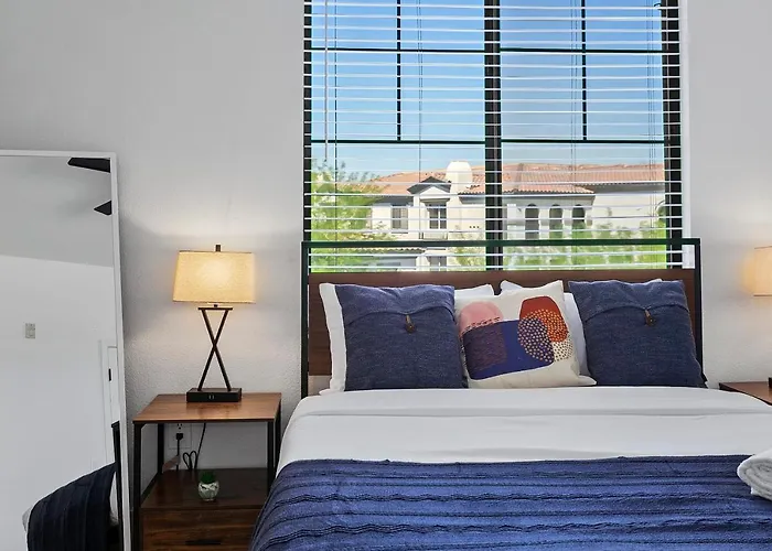Cozysuites By The Stadium With Pool 01 * Glendale