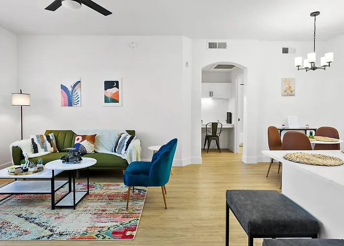 Cozysuites By The Stadium With Pool 01 *