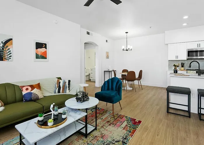 Apartment Cozysuites By The Stadium With Pool 01