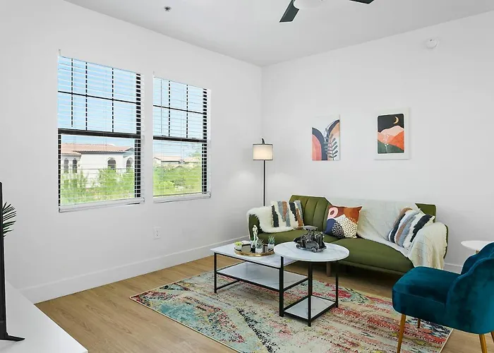 Apartment Cozysuites By The Stadium With Pool 01 *