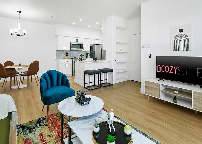 Cozysuites By The Stadium With Pool 01 *