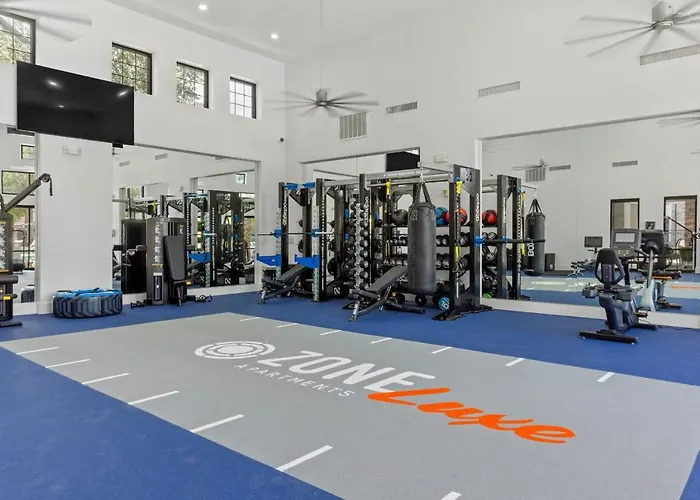Cozysuites By The Stadium With Pool 01 * Glendale