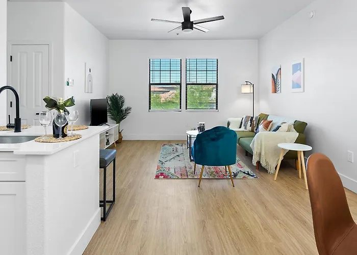 Apartment Cozysuites By The Stadium With Pool 01 Glendale