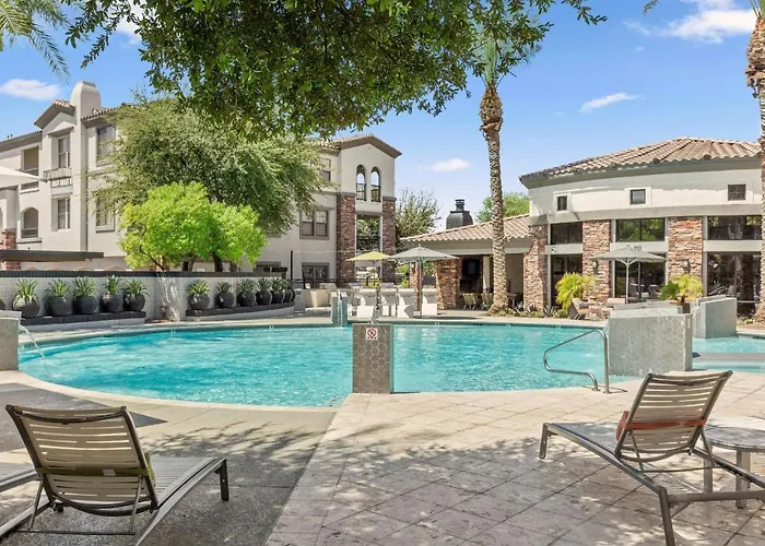 Apartment Cozysuites By The Stadium With Pool 01 *