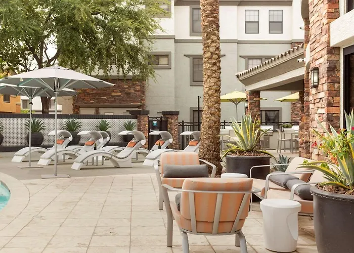 Cozysuites By The Stadium With Pool 01